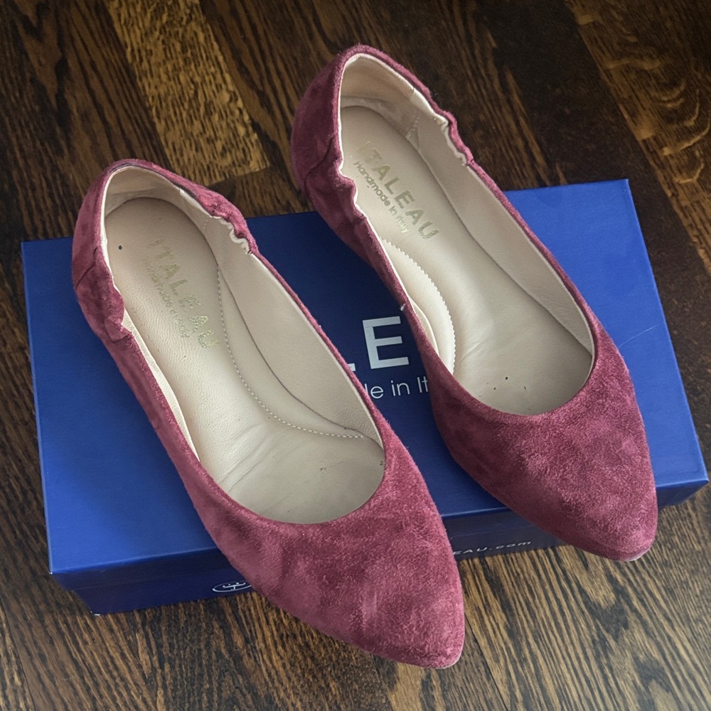 Italeau Mara suede flats, Cherry color, size 37.5M